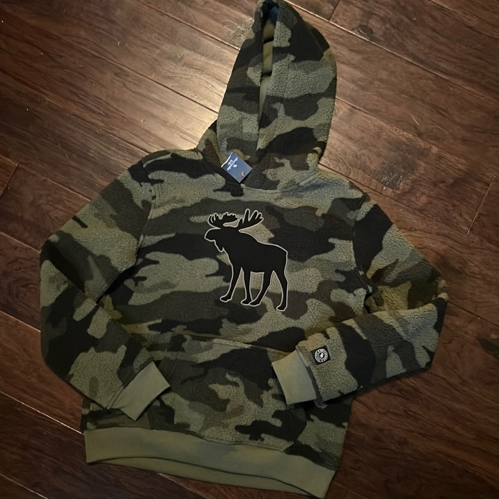 NWT Abercrombie boys 13/14 fleece Camo hoodie